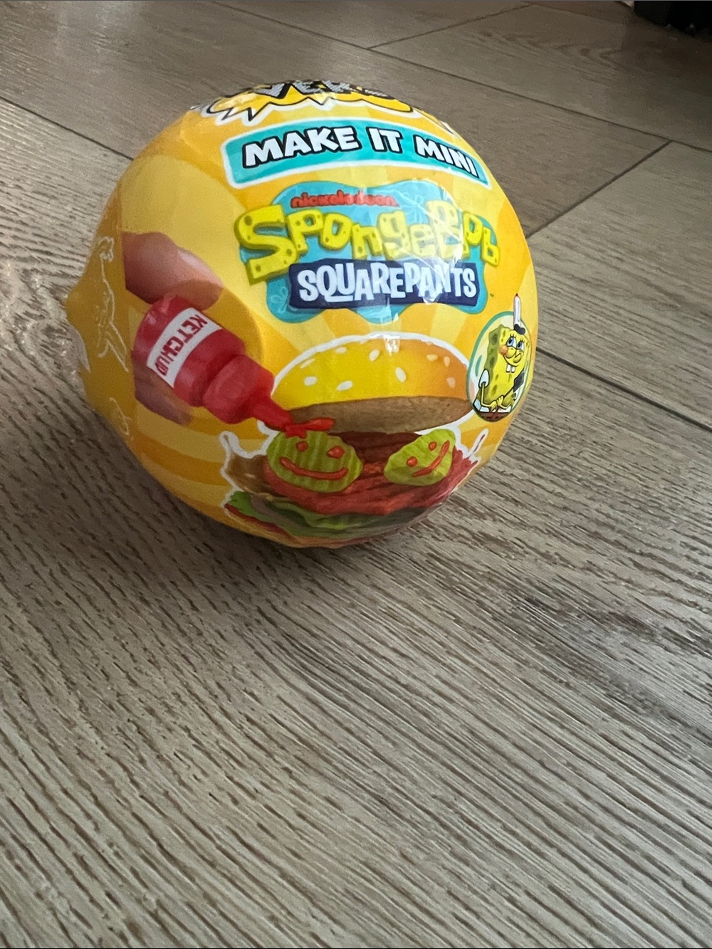 SpongeBob SquarePants Minverse  Make It Mini Yellow Surprise Toy Ball